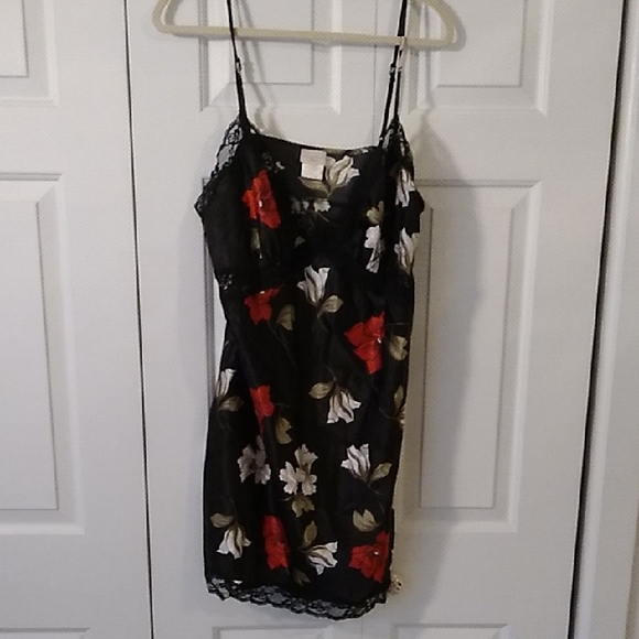 Secret Treasures Other - Secret Treasures Black and Cream Floral Sleepwear